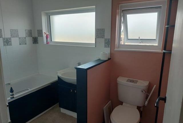 74, Feltham Drive, Frome photo 5