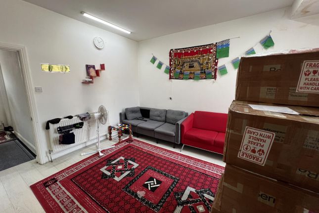 86, Carlton Avenue, Manchester photo 4