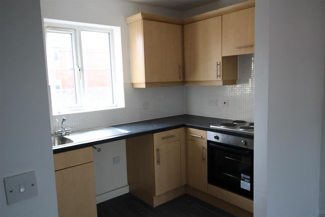 Thumbnail Flat to rent in Cygnet Gardens, St. Helens