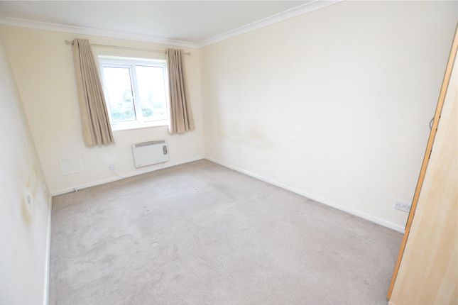 Flat for sale in Abbey Mews, Lowther Road, Dunstable, Bedfordshire