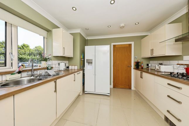 140, Llansteffan Road, Carmarthen photo 3