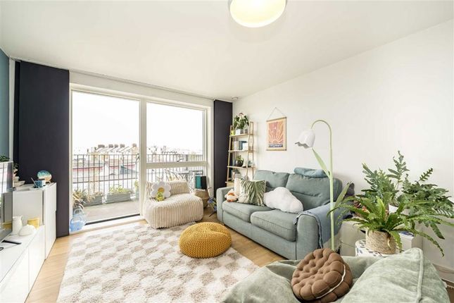 1-bed flat on Flat 26, 3, Carney Place, London, £340,000