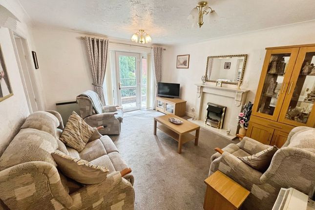 5, Greenmount Court, Bolton photo 3