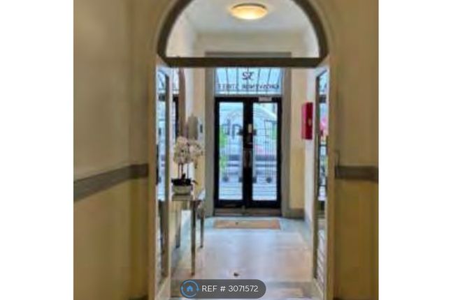 Flat, Grosvenor St, London photo 2
