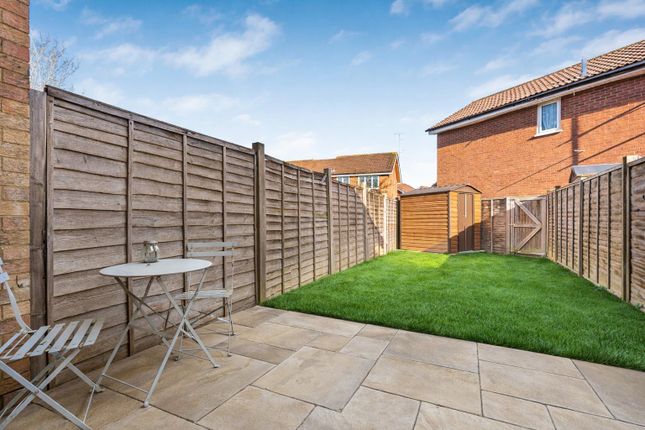 17, Wellington Drive, Welwyn Garden City photo 2
