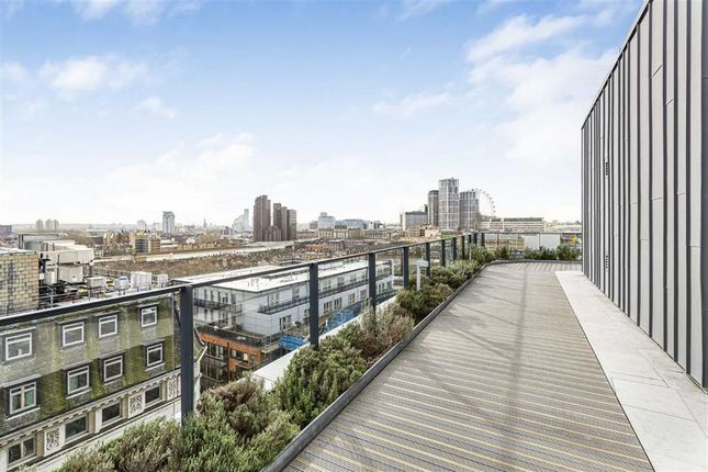 Flat for sale in Upper Ground, London