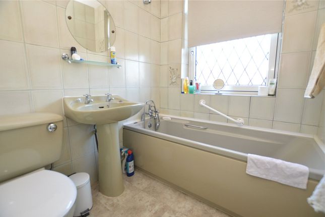 14, Knightscroft Drive, Leeds photo 4