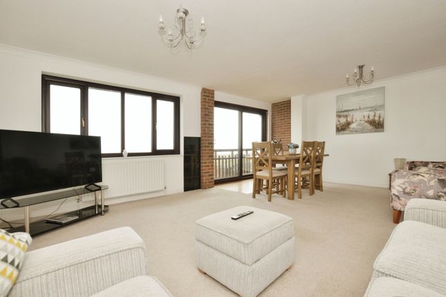 117, Coast Drive, New Romney photo 3