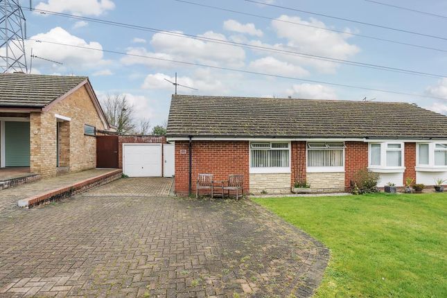 Thumbnail Bungalow for sale in Earley / Maiden Erlegh Area, Berkshire
