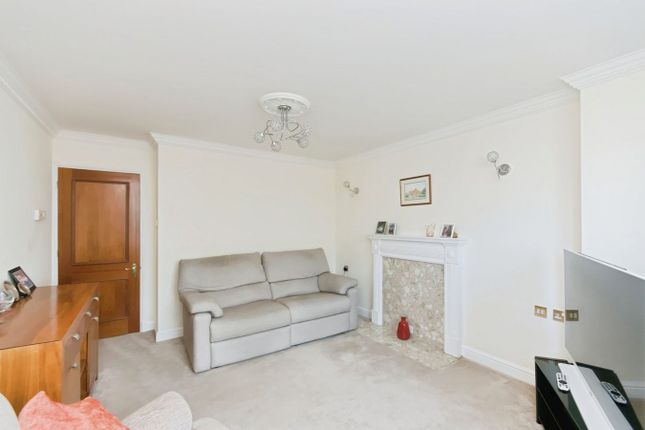Berkeley Court, Wilmington Square, Eastbourne photo 4