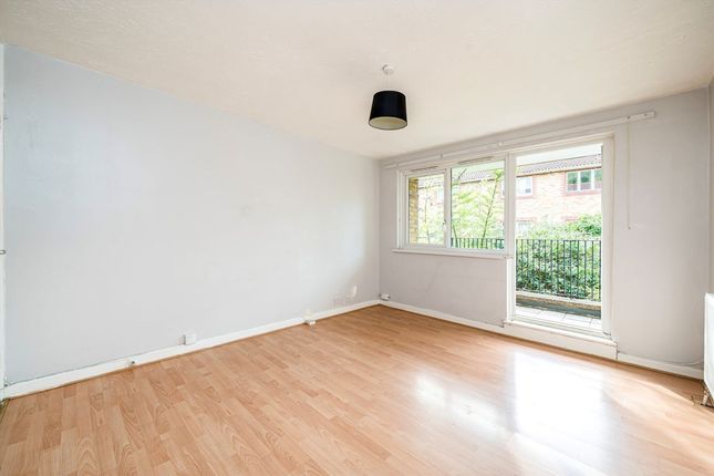 40, Laburnum Close, London photo 4