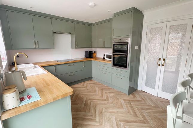 28, Blenheim Drive, Rustington photo 2