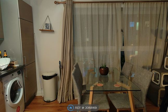 Flat, Cambuslang Road, Glasgow photo 3