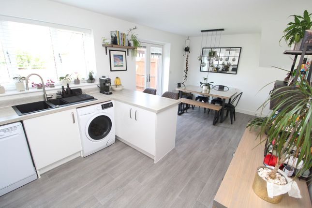 7, Southfield Close, Leicester photo 4