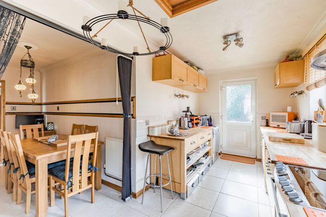 5 Meadow Close, Great Yarmouth photo 3