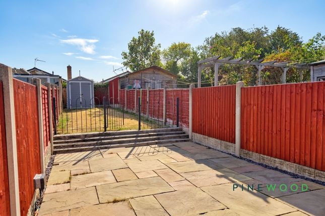 99 Portland Street, Chesterfield photo 4