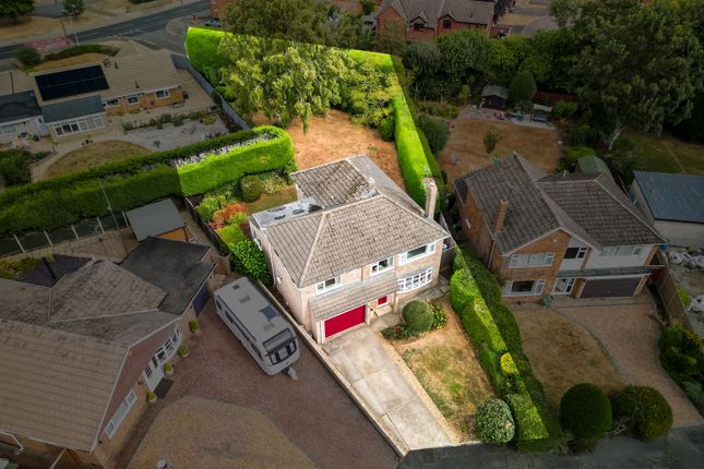 5 Holyrood Close, Oakham photo 2
