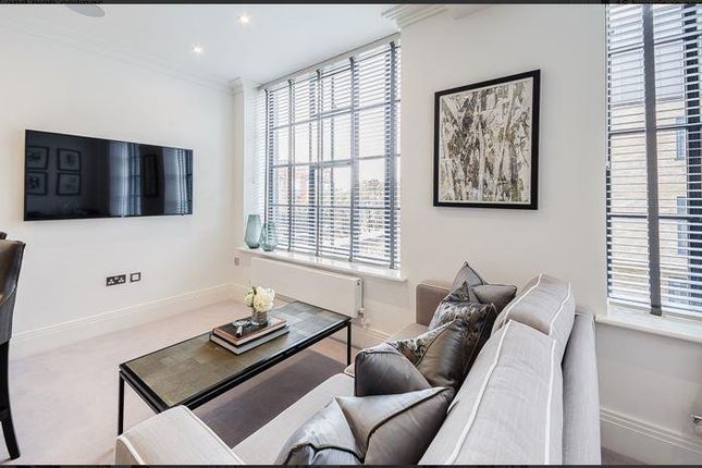 Flat 15, Palace Wharf, Rainville Road, London photo 2