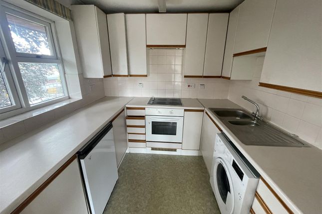 Flat 11, Falkland House, Crewkerne photo 2