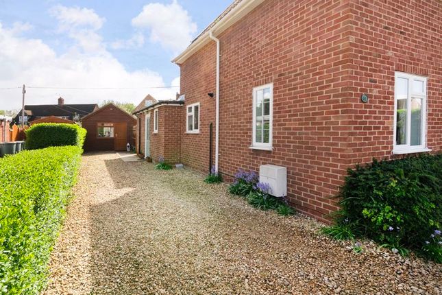 Semi-detached house for sale in Ridgeway Road, Didcot