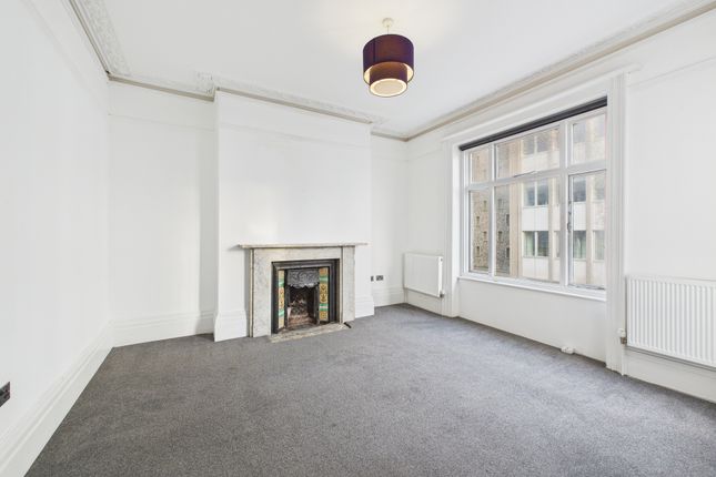 Cam03519G0-Pr0414-Still006