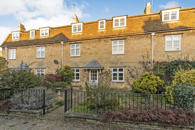 Thumbnail Town house to rent in St. Peters Street, Stamford