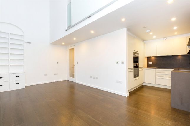 Flat to rent in Bayes House, Augustas Lane, London