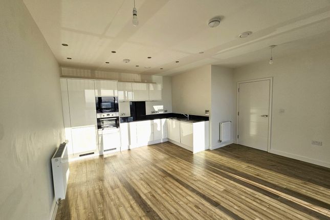 Thumbnail Flat to rent in Baronet House Park Royal, London