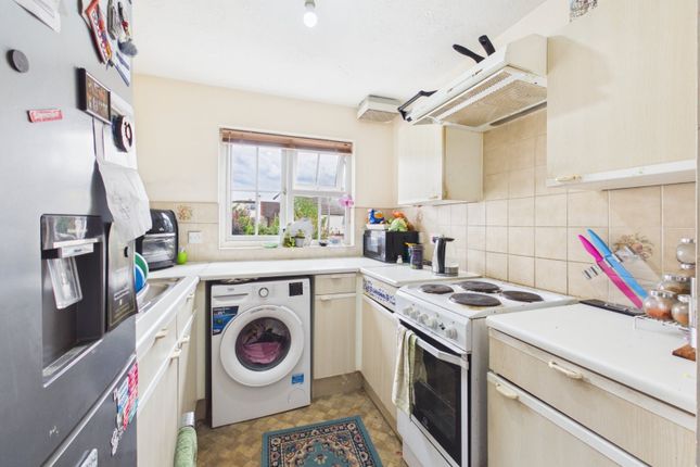 26, Pinewood Mews, Stanwell photo 3