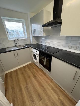 84, Albatross Close, London photo 5