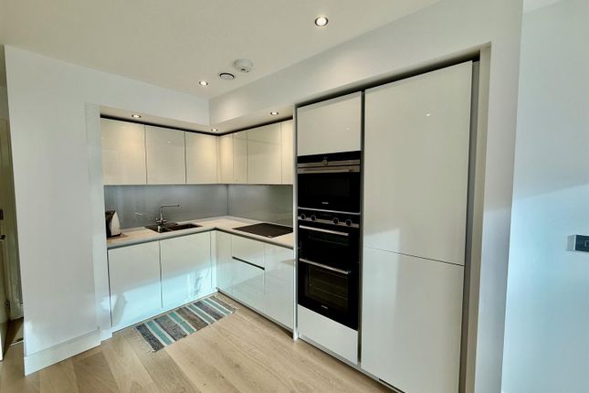8 Fitzroy Court, 2 Garnet Place, West Drayton photo 3