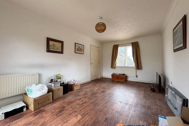 12 Henton Close, Newark photo 4