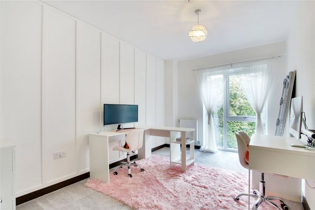 Flat for sale in Guinevere Point, Waterhouse Avenue, Maidstone, Kent
