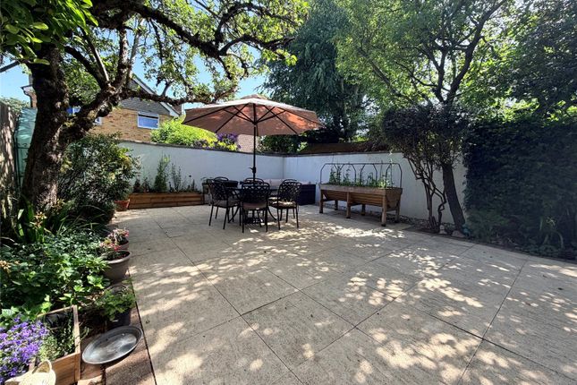 28, Brookly Gardens, Fleet photo 4