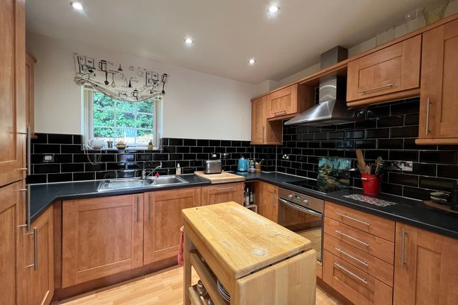 Flat for sale in Holywell Heights, Sheffield