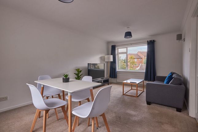 61, Rollestone Crescent, Exeter photo 4