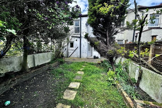 End terrace house for sale in Pemdevon Road, Croydon