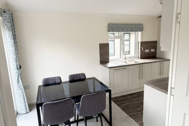 Stately Albion Lodge, Riverdane Holiday Park, Congleton photo 4