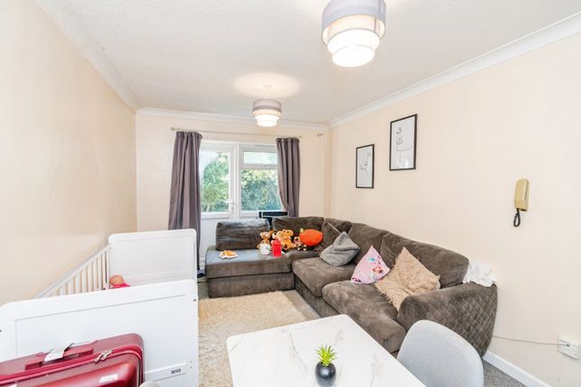 Flat 6, Moselle Court, 164, Millbrook Road East, Hampshire photo 4