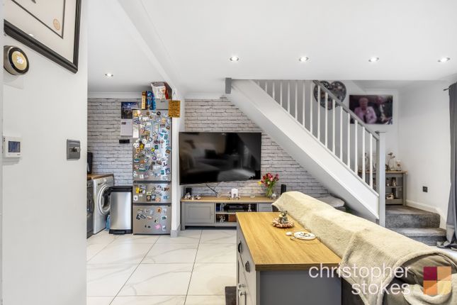 53 Isabel Gate, Cheshunt, Hertfordshire photo 4