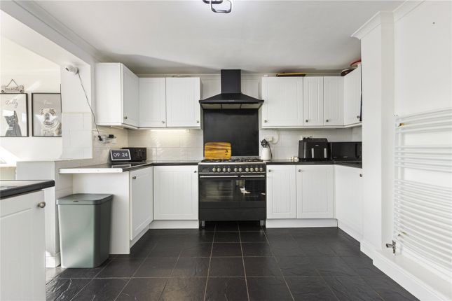22, Walnut Crescent, N E Lincs photo 4