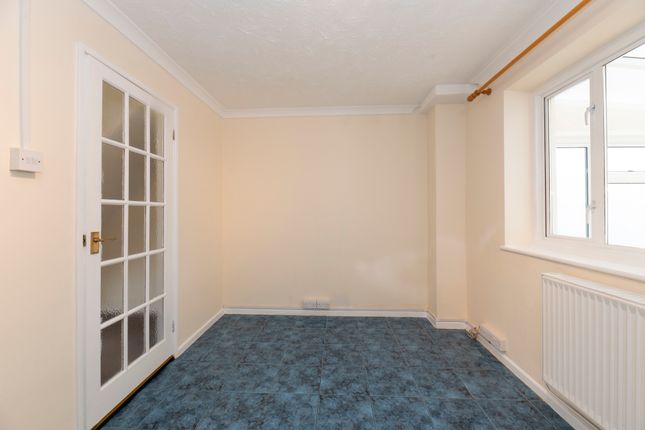 26, Elveden Close, Pyrford, Woking photo 4