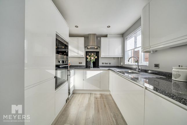 1, Meech Way, Dorchester photo 3