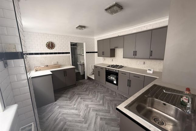 23, Cheverton Avenue, Withernsea photo 3