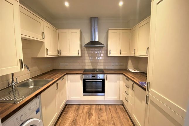 9 Hamilton Court,, Fernhill Road, Camberley photo 2
