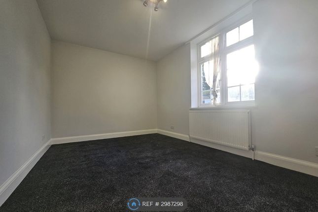 A Denzil Road, London photo 5