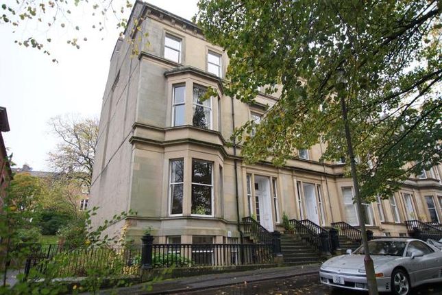 Thumbnail Flat to rent in Crown Terrace, Glasgow
