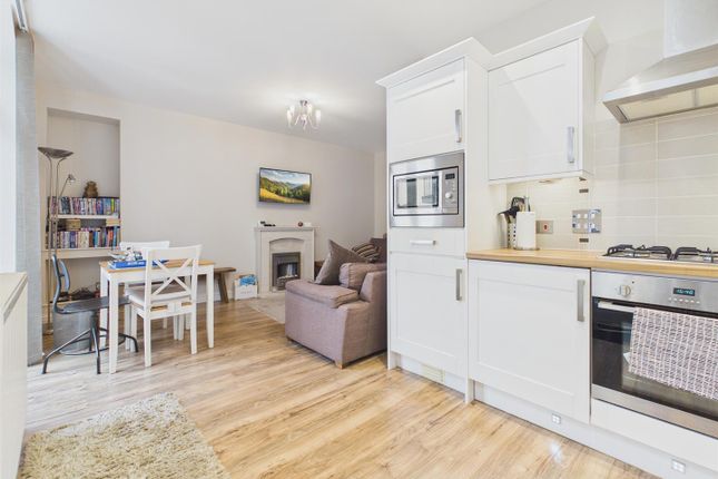 Flat 4, Cove View Apartments, Sommers Crescent, Ilfracombe photo 4