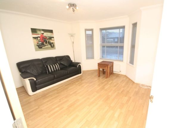 2, Royal Court Drive, Bolton photo 4