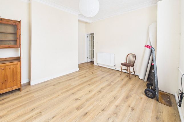 Flat 2, 10, Northfield Road, Devon photo 4